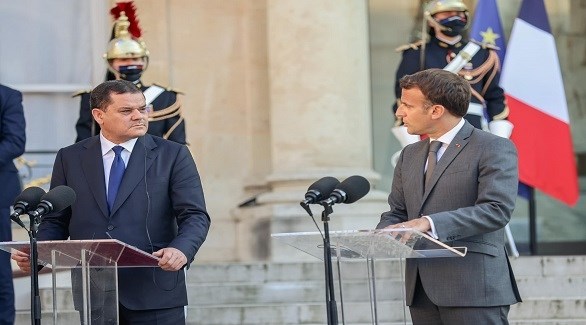 الرئيس الفرنسي إيمانويل ماكرون ورئيس الحكومة الليبية عبد الحميد الدبيبة (أرشيف)