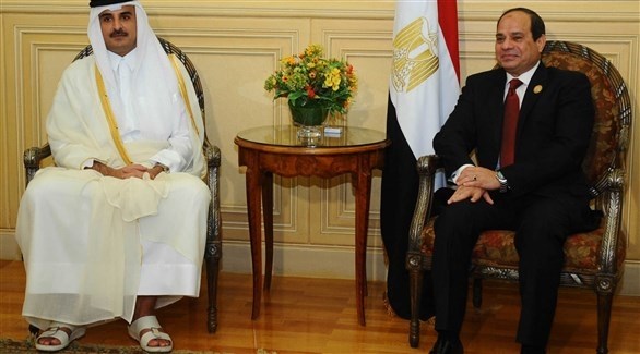 الرئيس المصري عبدالفتاح السيسي وأمير قطر الشيخ تميم بن حمد (أرشيف)