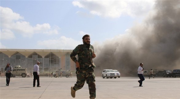لحظة وقوع الانفجار في مطار عدن (أرشيف)