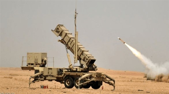 انطلاق صاروخ مضاد للصواريخ من منصة دفاعية لتحالف دعم الشرعية في اليمن (أرشيف)