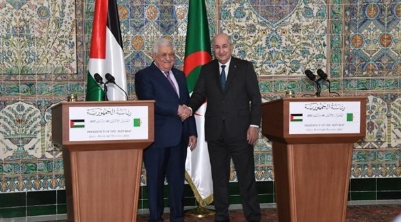 الرئيسان الجزائري عبد المجيد تبون والفلسطيني محمود عباس اليوم الإثنين (الرئاسة الجزائرية) 