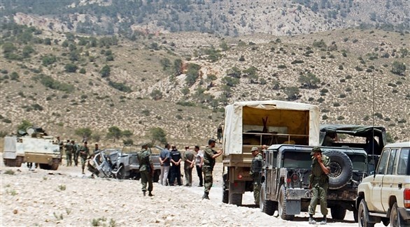 انتشار عناصر الجيش التونسي خلال انفجار سابق في القصرين (أ ف ب)