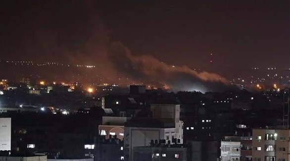 دخان متصاعد جراء غارات على سوريا (أرشيف)