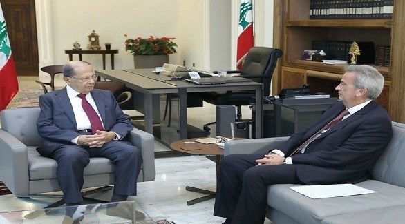 الرئيس اللبناني ميشال عون وحاكم المصرف المركزي رياض سلامة (أرشيف)