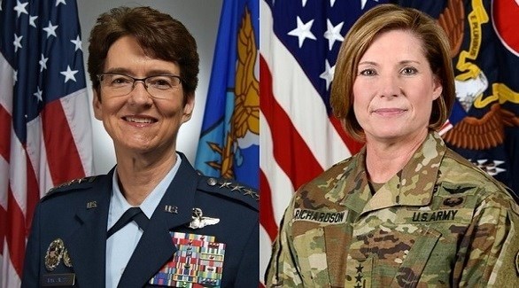 الجنرالان لورا ريتشاردسون يمين وجاكلين فان أوفوست (تويتر)
