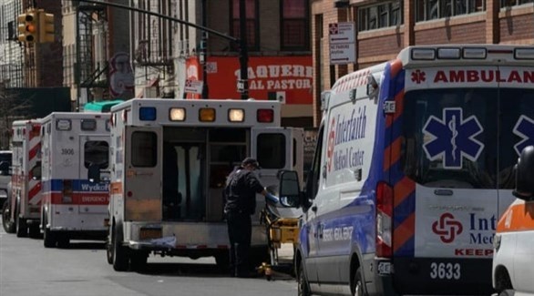 سيارات إسعاف أمام أحد المستشفيات الأمريكية (أرشيف)