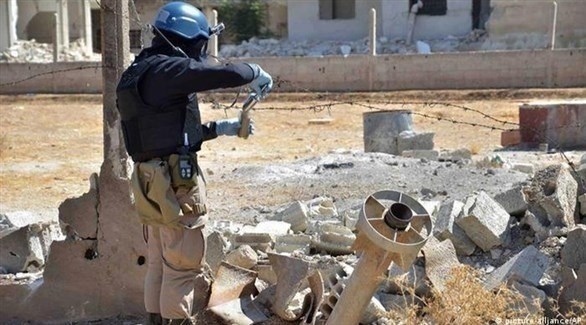 خبير أسلحة كيميائية يبحث في موقع انفجار بسوريا (أرشيف)