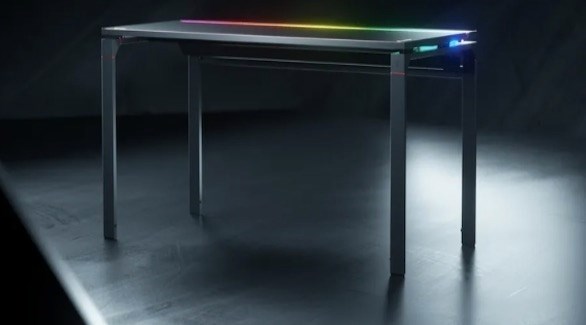 تمنع طاولة مكتب ماغنوس الكابلات من الإنزلاق (ذا فيرج)