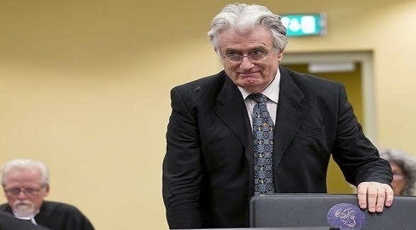 مجرم الحرب الصربي البوسني رادوفان كاراديتش في المحكمة الجنائية الدولية ليوغسلافيا السابقة (أرشيف)