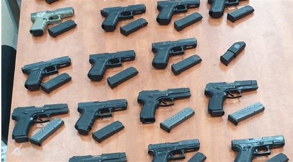 مسدسات مصادرة اليوم في إسرائيل (تايمز أوف إسرائيل) 