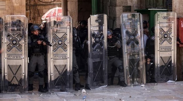 الشرطة الإسرائيلية في المسجد الأقصى (تويتر)