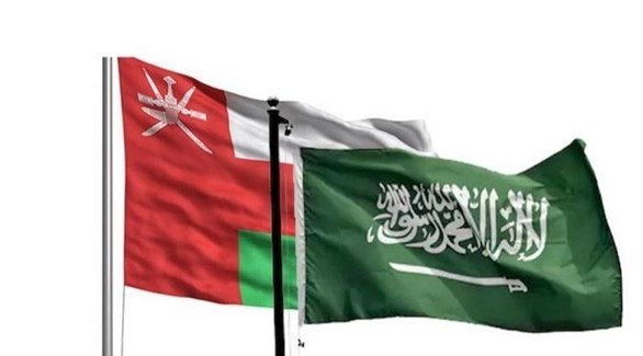 علم السعودية وعمان (أرشيف)