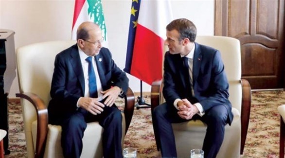 الرئيس الفرنسي إيمانويل ماكرون مع الرئيس اللبناني ميشال عون (أرشيف)