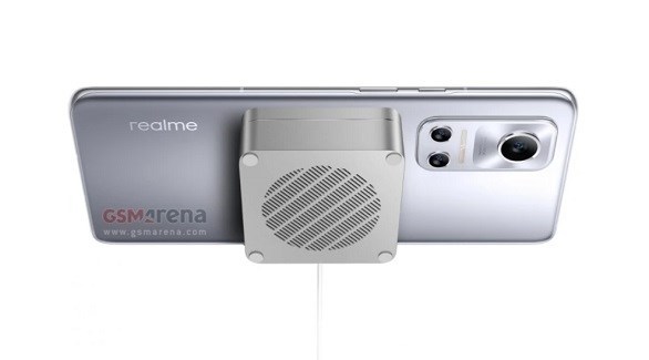 هاتف Realme Flash مع شاحن لاسلكي (فون أرينا)