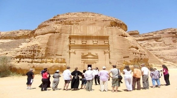 وفد سياحي في منطقة العلا السعودية الأثرية (أرشيف)