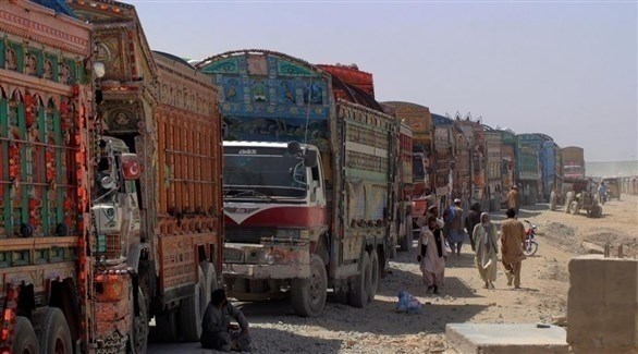 شاحنات عند معبر حدودي في أفغانستان (أرشيف)