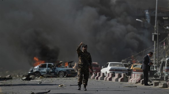 عسكري أفغاني بعد تفجير في كابول (أرشيف)