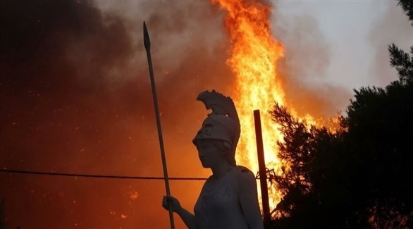 حريق هائل يهدد أثينا العاصمة اليونانية (تويتر)