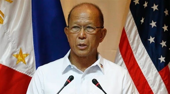 وزير الدفاع الفلبيني دلفين لورنزانا (أرشيف)
