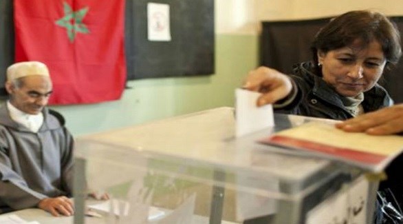 مغربية تدلي بصوتها في مكتب تصويت (أرشيف)