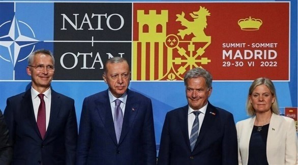 من اليمين رئيسة وزراء السويد ماغدالينا أندرسن والرئيس الفنلندي سولي نينيستو  وأردوغان وينس ستولتنبرغ (أرشيف)