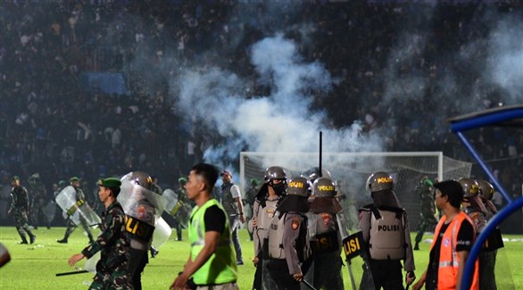 إندونيسيا: الغاز المسيل للدموع تسبب بـ”كارثة الإستاد”