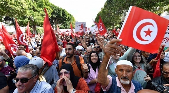تونس: ضبط أموال وممنوعات بحوزة متظاهرين