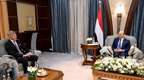 رئيس المجلس الرئاسي اليمني رشاد العليمي ومبعوث الأمم المتحدة إلى اليمن هانس غروندبرغ (سبأ)
