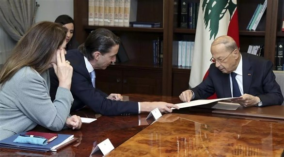 الرئيس اللبناني ميشيل عون والوسيط الأمريكي آموس هوكستين (أرشيف)