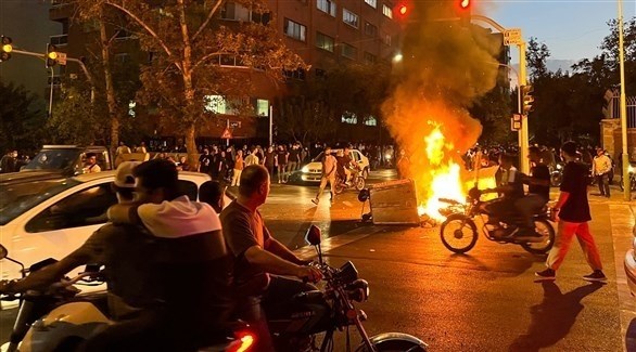 إيرانيون يحتجون في طهران (أرشيف)