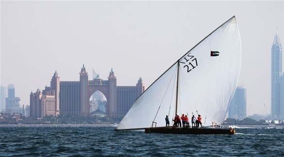 سباق القوارب الشراعية 43 قدماً في شواطئ دبي السبت