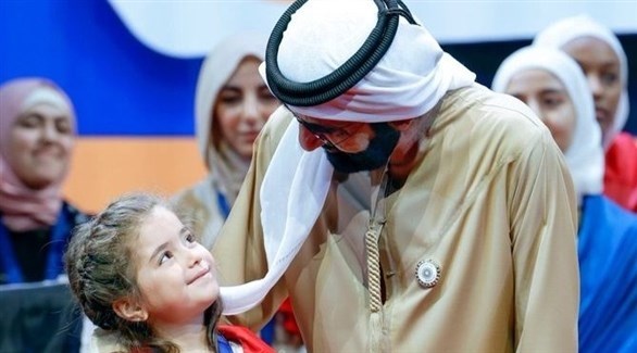 نائب رئيس الدولة رئيس مجلس الوزراء حاكم دبي الشيخ محمد بن راشد والطفلة شام البكور.