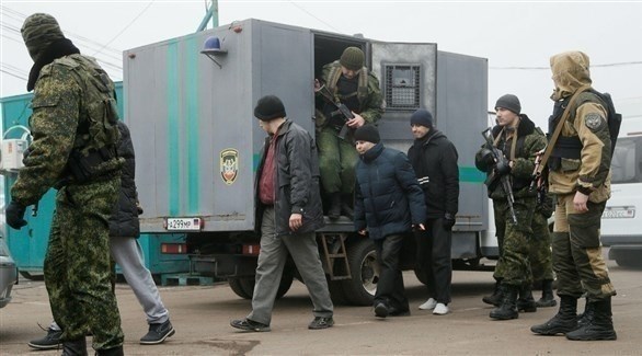 انفصاليون في دونيتسك يقودون أسرى أوكرانيين (أرشيف)