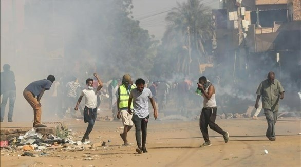 محتجون سودانيون (أرشيف)