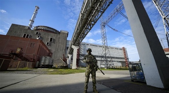 جندي روسي في محطة زبروجيا النووية (أرشيف)