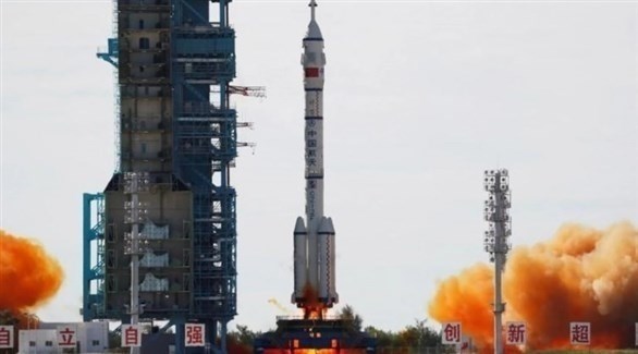 إطلاق صاروخ صيني إلى الفضاء (رويترز)