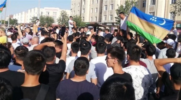 محتجون في أوزبكستان على مشروع التعديل الدستوري في يوليو الماضي (أرشيف)