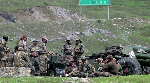 جنود من الجيش الهندي على الحدود مع الصين (رويترز)