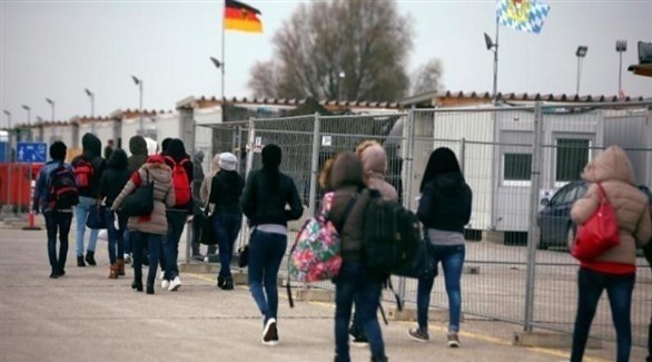 لاجئون في الطريق إلى ألمانيا (أرشيف)
