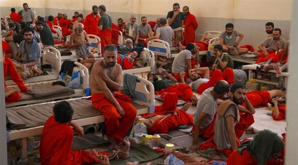 عناصر من داعش في أحد سجون الحسكة السورية (أرشيف)
