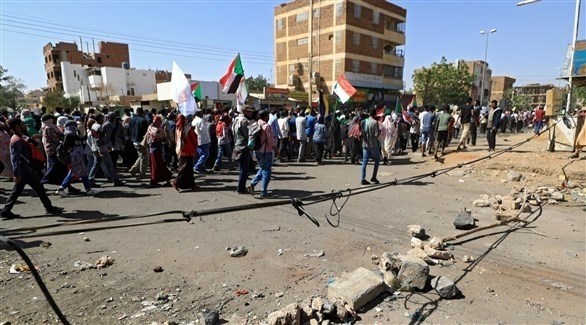 متظاهرون سودانيون (تويتر)