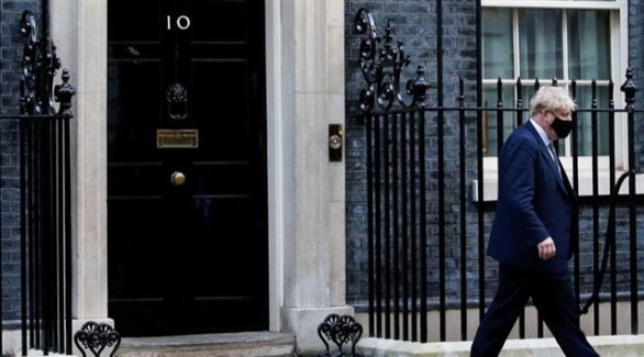 رئيس الوزراء البريطاني جونسون أمام 10 داونينغ ستريت (أرشيف)