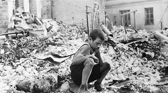 طفل بولندي في وارسو أثناء الحرب العالمية الثانية (أرشيف)