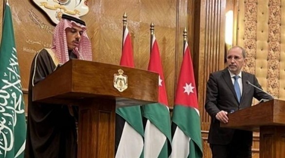 وزيرا الخارجية السعودي الأمير فيصل بن فرحان  والأردني أيمن الصفدي (أرشيف)