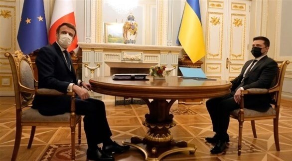 الرئيسان الفرنسي إيمانويل ماكرون والأوكراني فلوديمير زيلينسكي في كييف اليوم (تويتر)
