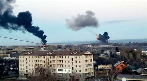 دخان ونيران يتصاعد جراء القصف الروسي لمواقع في أوكرانيا (أرشيف)