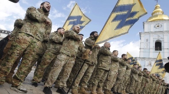 مقاتلون من كتية أزوف الأوكرانية (أرشيف)