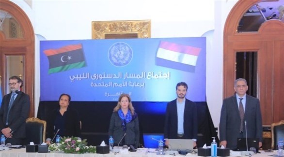 مشاركون في المفاوضات بين مجلسي النواب والدولة الليبيين في القاهرة (تويتر)
