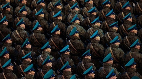 جنود روس في استعراض عسكري (أرشيف)