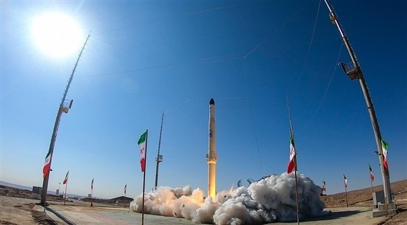 عملية إطلاق للصاروخ الإيراني (ذو الجناح) المخصص لحمل الأقمار الصناعية (أرشيف)